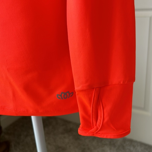 Athletic Top - Picture 2 of 4